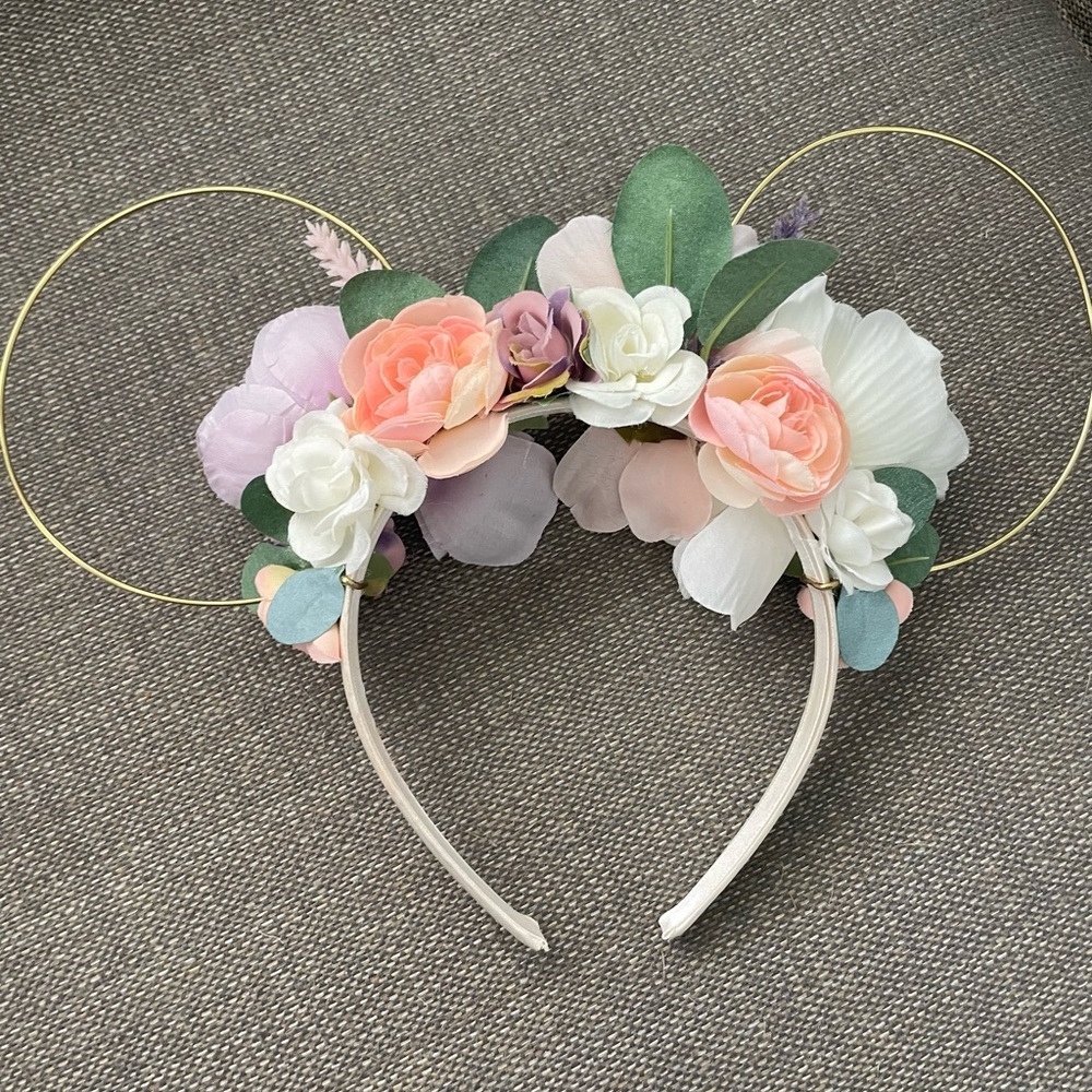 Minnie Mouse ears